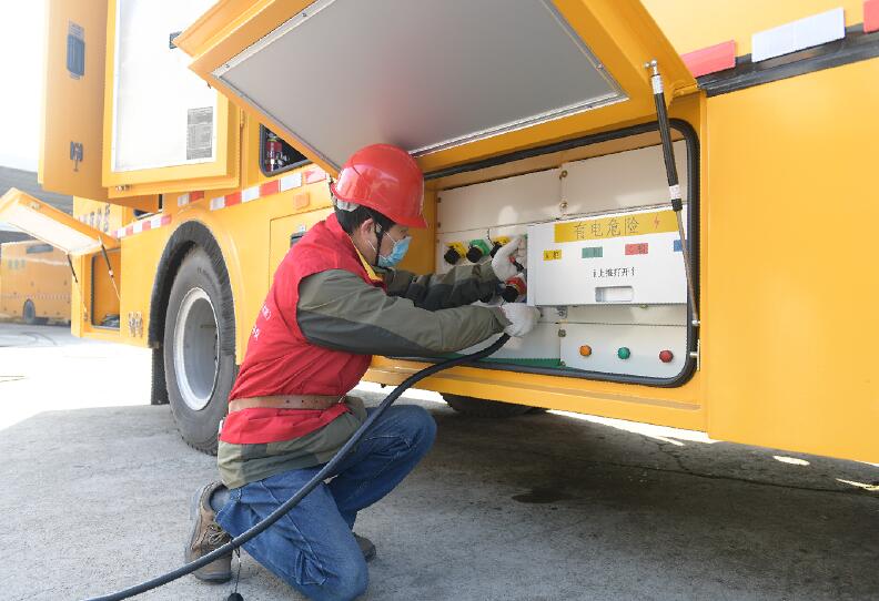 國(guó)網(wǎng)余姚市供電公司:保障568余戶居民正常用電 10千伏發(fā)電車(chē)助力不停電檢修