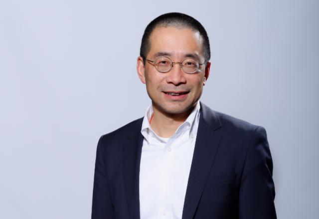 施耐德電氣全球執(zhí)行副總裁、中國(guó)區(qū)總裁尹正：提升能源效率助力實(shí)現(xiàn)碳中和