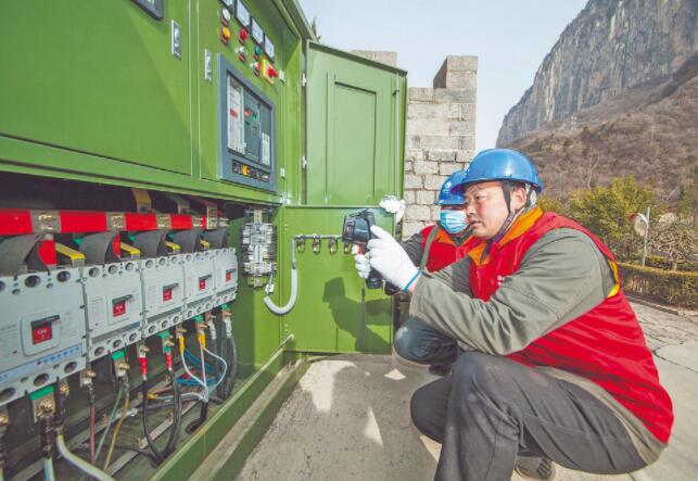 國網(wǎng)新鄉(xiāng)供電公司:“黨建+項目” 為企業(yè)生產(chǎn)經(jīng)營賦能