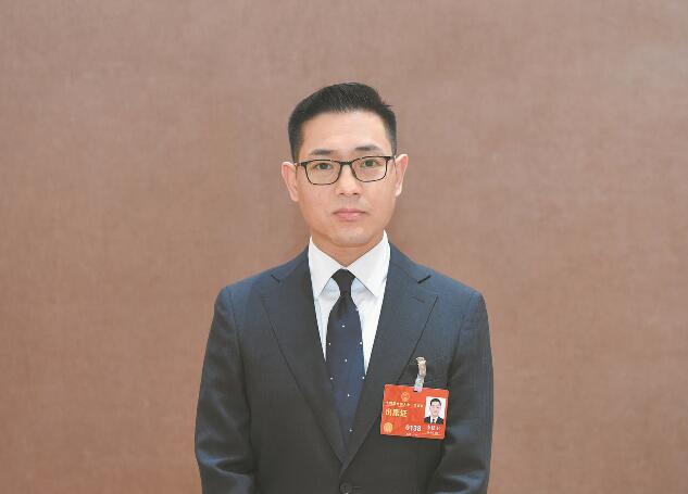 推動(dòng)清潔能源發(fā)展 促進(jìn)綠色低碳轉(zhuǎn)型——訪全國人大代表、河北寶信物流有限公司總經(jīng)理