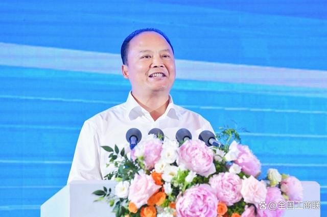 全國(guó)工商聯(lián)副主席，通威集團(tuán)董事局主席劉漢元：加快建設(shè)可再生能源 構(gòu)建川渝清潔能源一體化