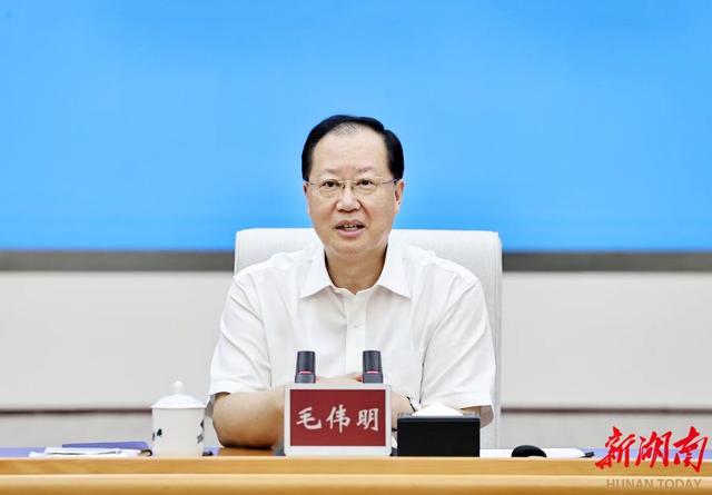 湖南省委副書(shū)記、省長(zhǎng)毛偉明與發(fā)電企業(yè)代表座談：強(qiáng)化擔(dān)當(dāng) 滿發(fā)穩(wěn)發(fā)