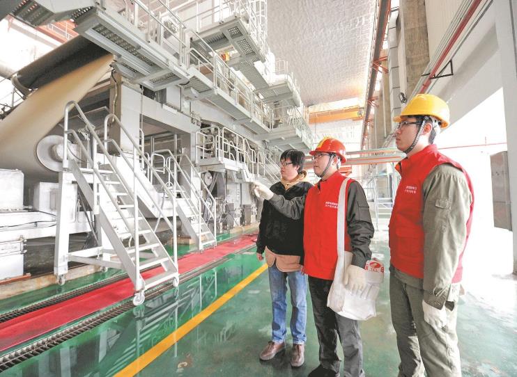 國家電網(wǎng)湖北電力(孝感孝心)共產(chǎn)黨員服務(wù)隊:保障用電當(dāng)排頭 精準(zhǔn)服務(wù)顯擔(dān)當(dāng)