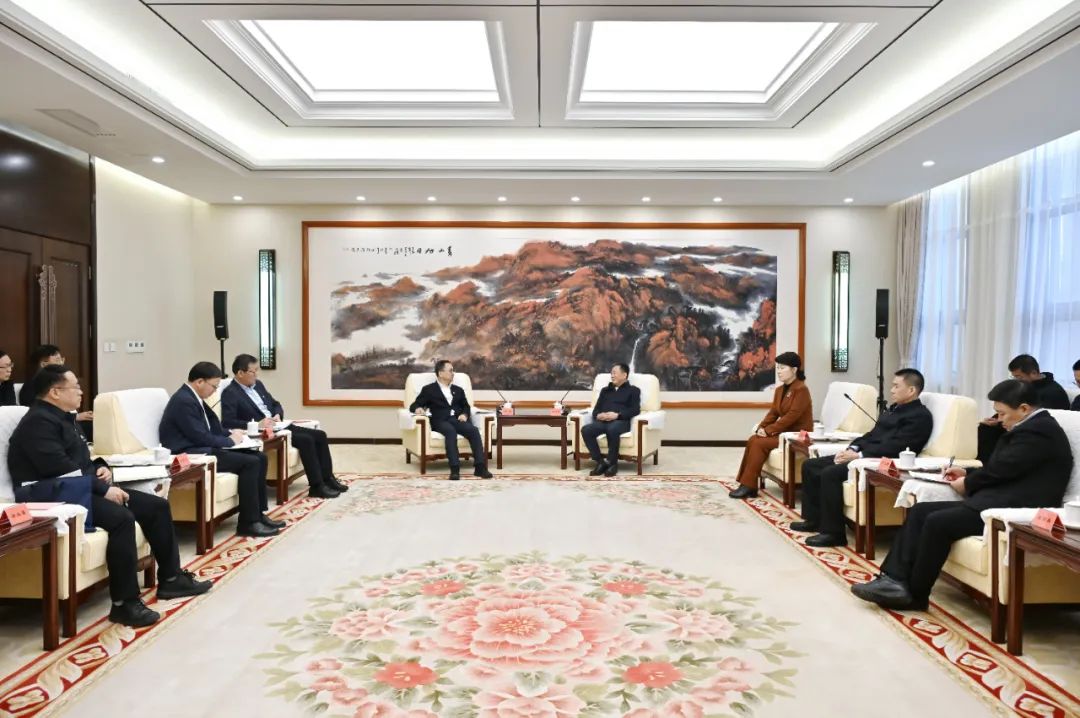 中國大唐集團有限公司董事長鄒磊拜會內(nèi)蒙古自治區(qū)黨委書記孫紹騁、自治區(qū)主席王莉霞