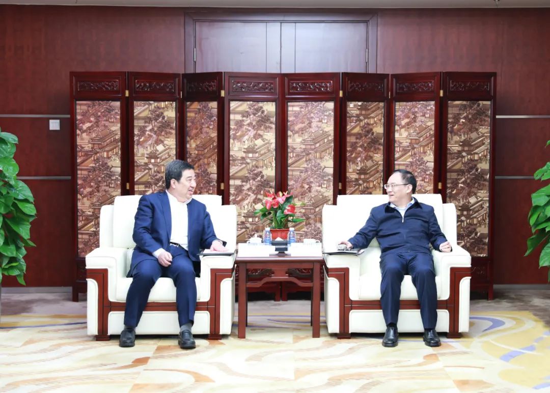 中國(guó)電氣裝備白忠泉董事長(zhǎng)、周群總經(jīng)理拜訪中鋁集團(tuán)董事長(zhǎng)段向東、總經(jīng)理王石磊