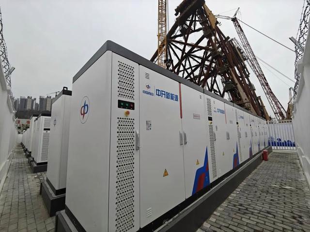 工商業(yè)儲能百團(tuán)大戰(zhàn):超300家公司擠入場,3年或?qū)⒆咄旯夥?年路