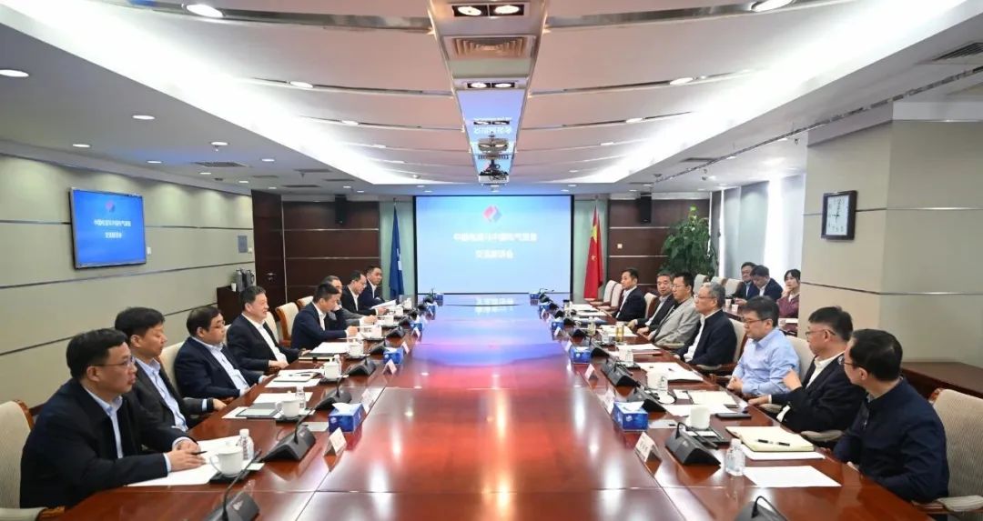 中國(guó)電氣裝備黨委副書(shū)記、總經(jīng)理周群拜訪中國(guó)電建黨委副書(shū)記、總經(jīng)理王斌