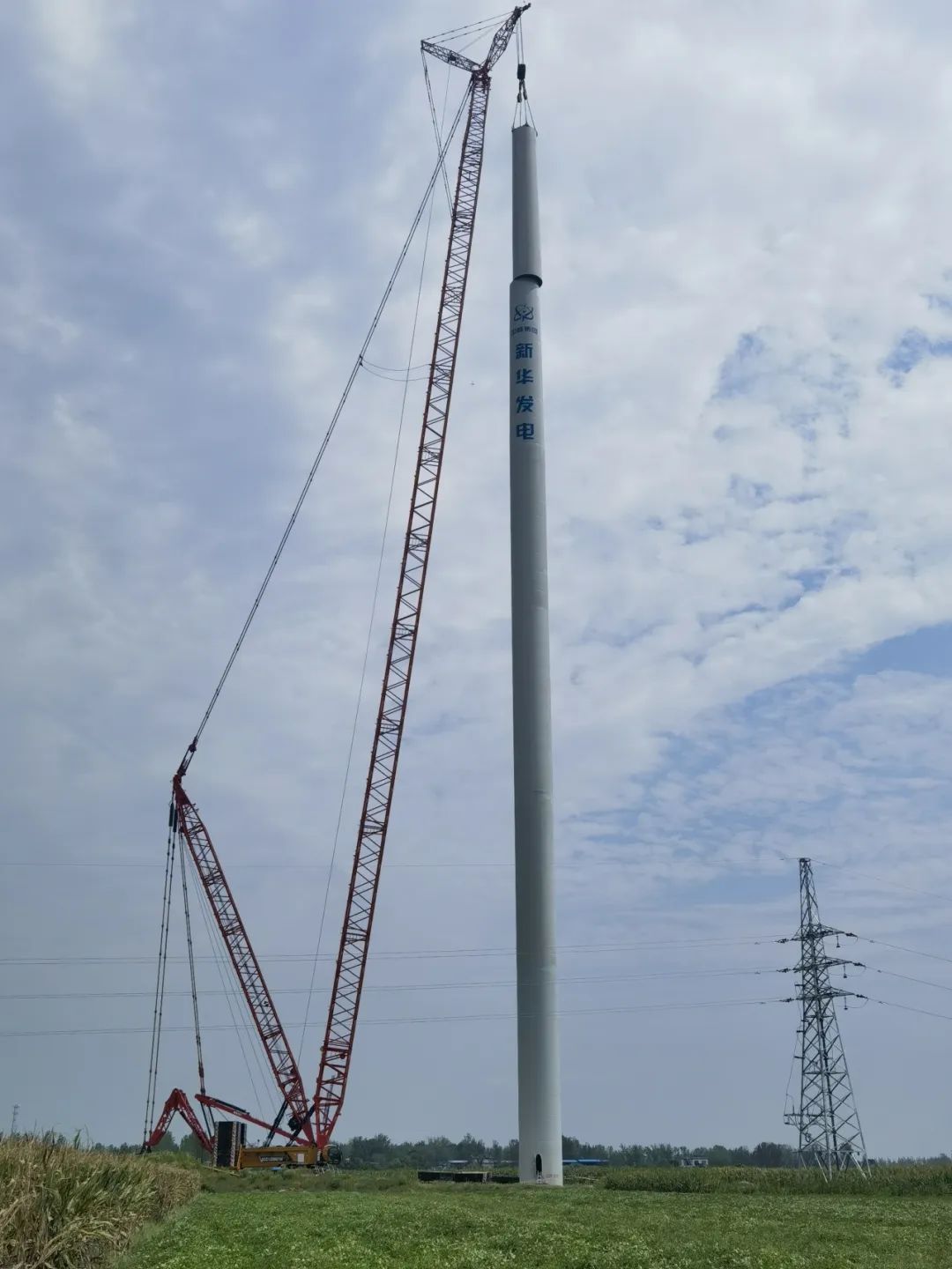 河南省唐河縣東王集、畢店60兆瓦風(fēng)電項(xiàng)目塔筒圓滿完成吊裝