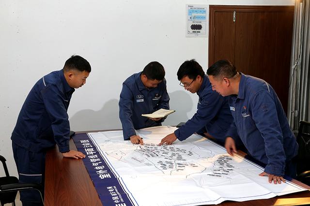 貴州興義供電局研發(fā)“智電擎鋒”機(jī)器人，實(shí)現(xiàn)營(yíng)配協(xié)同新突破