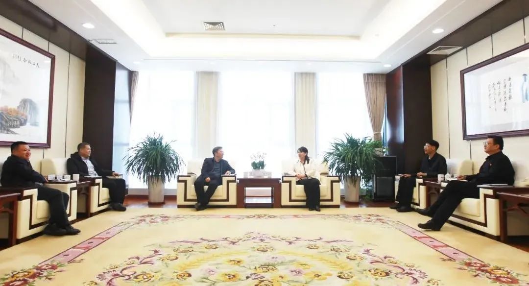 國家電投新疆公司與中國水電四局、中交集團(tuán)、運(yùn)達(dá)股份座談