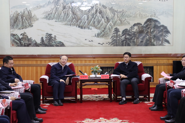 中國電建黨委常委、副總經(jīng)理徐鵬程拜會青海省委常委、副省長張錦剛