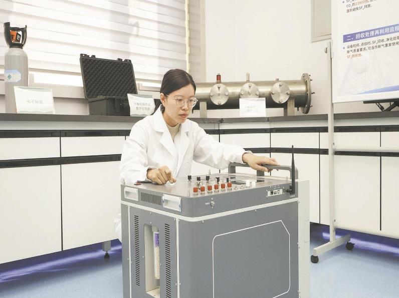 【國(guó)網(wǎng)特等勞?！繌垥郧伲簩９ビ蜌鈾z測(cè) 不斷“找茬、破題”