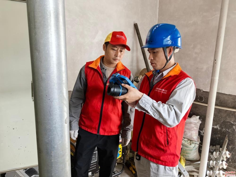 國(guó)網(wǎng)醴陵市供電公司“滿(mǎn)格電”助力企業(yè)復(fù)工復(fù)產(chǎn)“開(kāi)門(mén)紅”