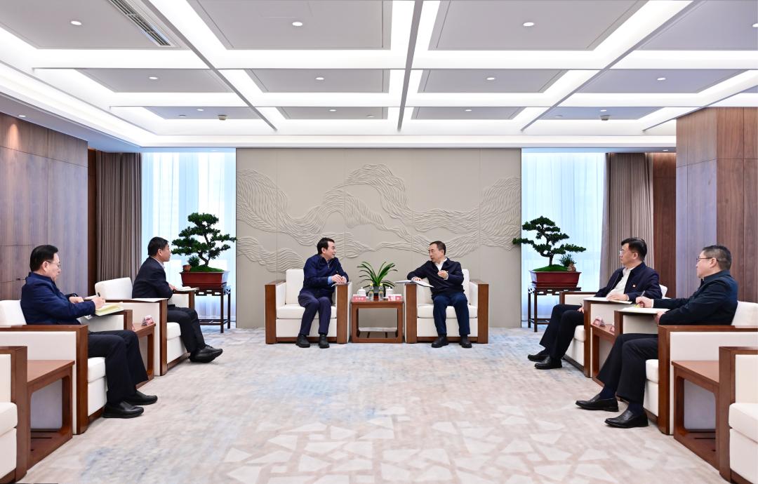 大唐集團(tuán)黨組書記、董事長鄒磊與中電聯(lián)黨委副書記、專職副理事長王抒祥會談