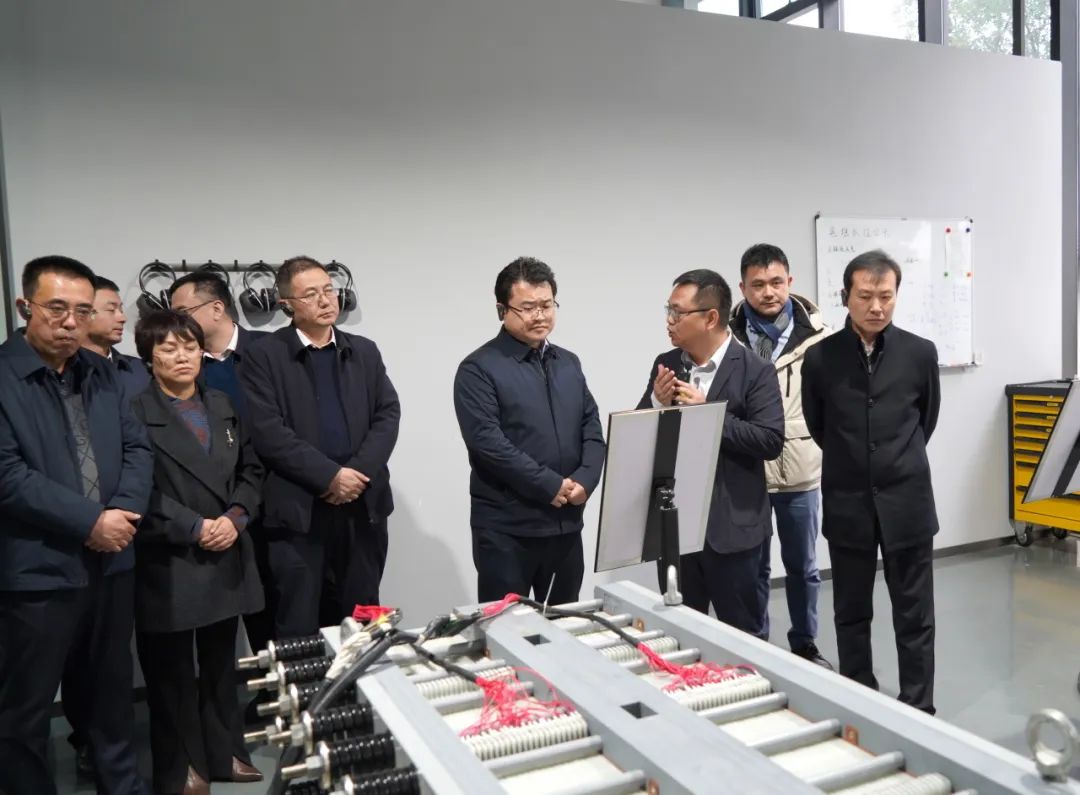 慶陽(yáng)市委常委、西峰區(qū)委書(shū)記孔衛(wèi)濤一行考察寰泰儲(chǔ)能