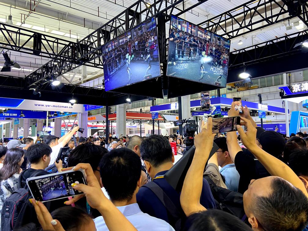 在北京，見證一場機(jī)器人的“狂歡”