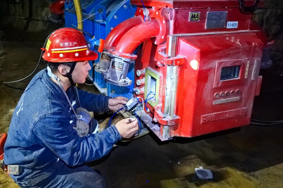 國能烏海能源路天礦業(yè)公司完成綜掘機遠程數(shù)控監(jiān)測系統(tǒng)改造